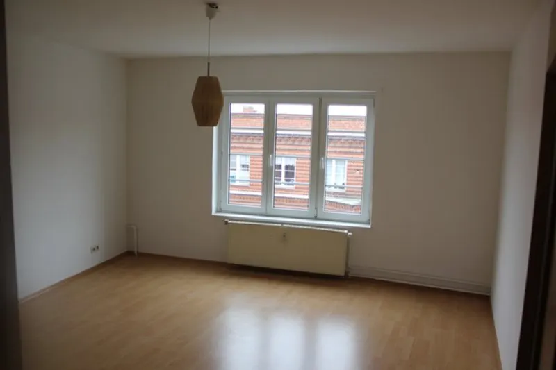 Großzügige 2-Zimmer-DG-Wohnung mit Personenaufzug in der Altstadt zu mieten! - Foto 3