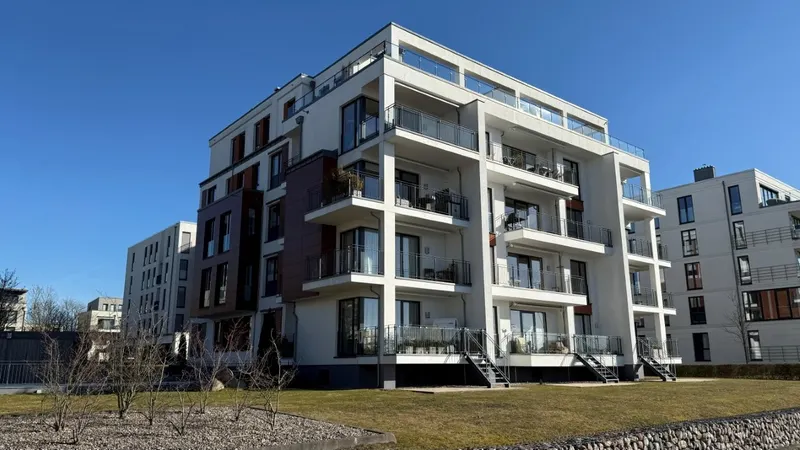 Exklusive 3 Zimmer-Wohnung 1. Reihe am Ziegelinnensee mit gro&szlig;em Balkon zu kaufen!