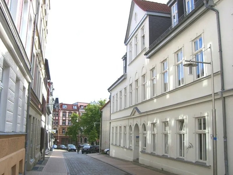 1 Zimmer-Wohnung mit Parkett in der Schelfstadt zu mieten!