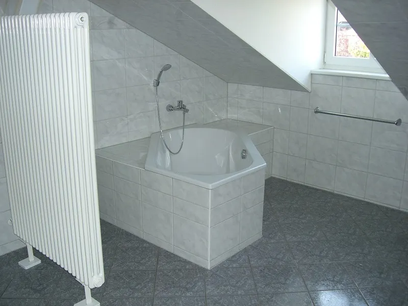 Großzügige 4 Zimmer-Dachgeschosswohnung am Pfaffenteich zu mieten! - Foto 3