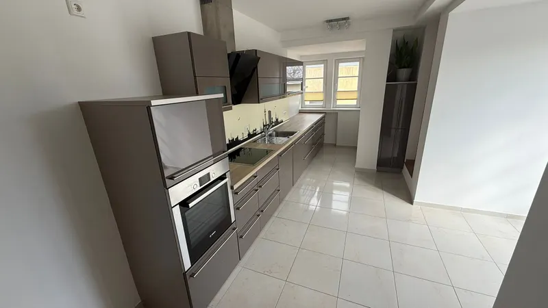 Großzügige 4-Zimmer-Wohnung mit Parkett, 2 Balkone und Seeblick zu mieten! - Foto 2