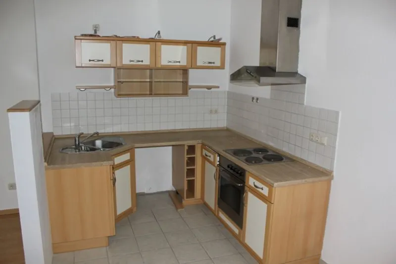 Schöne 2 Zimmer-Wohnung mit Balkon in zentraler Lage zu mieten! - Photo 1