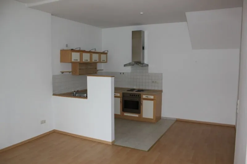 Schöne 2 Zimmer-Wohnung mit Balkon in zentraler Lage zu mieten! - Photo 2