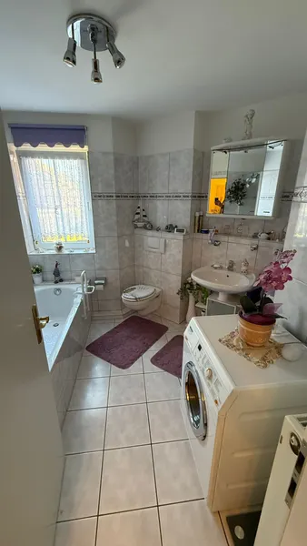 Erstklassige, frisch renovierte 2 Zimmer-Wohnung mit großen Balkon und Stellplatz zu mieten! - Foto 5