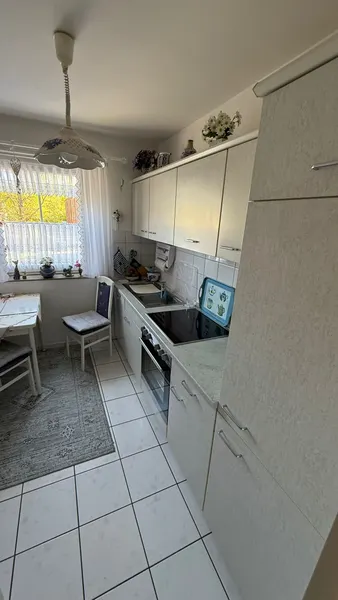 Erstklassige, frisch renovierte 2 Zimmer-Wohnung mit großen Balkon und Stellplatz zu mieten! - Foto 3