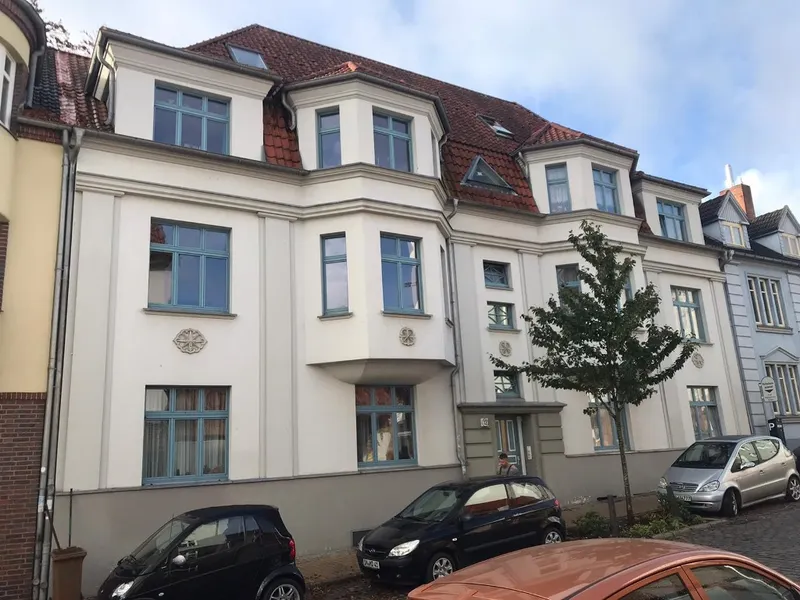 Attraktive 3,5 Zimmer-Wohnung mit Balkon in der Schelfstadt zu mieten! - Foto 2