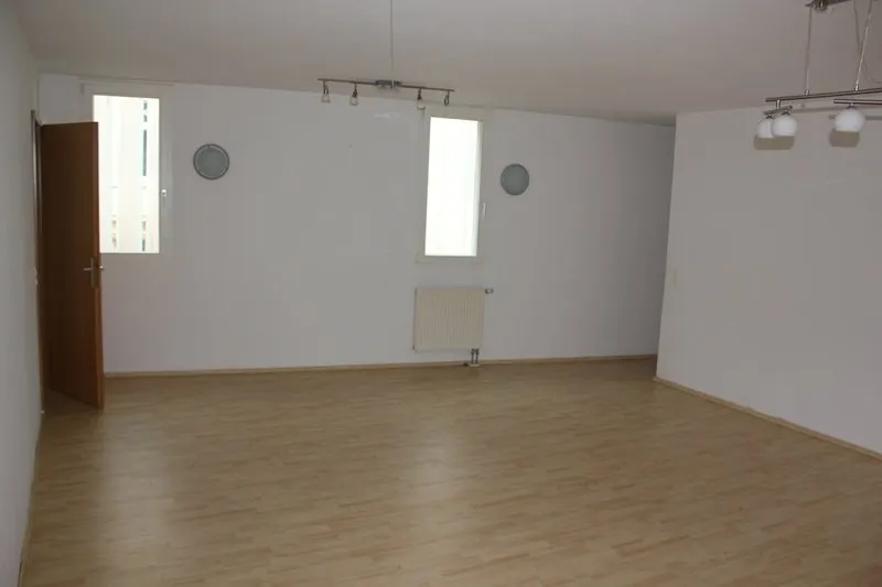 2,5-Zimmer-Wohnung mit Fahrstuhl am Ziegenmarkt zu mieten! - Foto 1