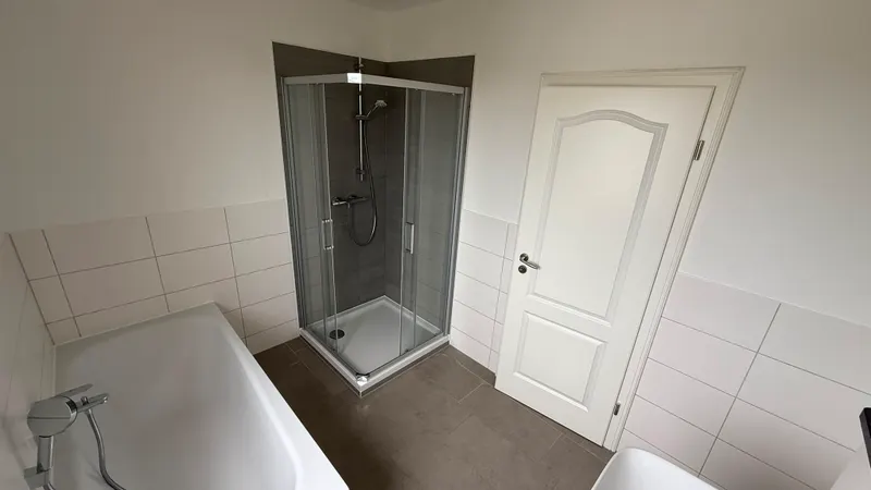 Geräumige 3 Zimmer-Wohnung mit gehobener Ausstattung und Stellplatz zu mieten! - Foto 5