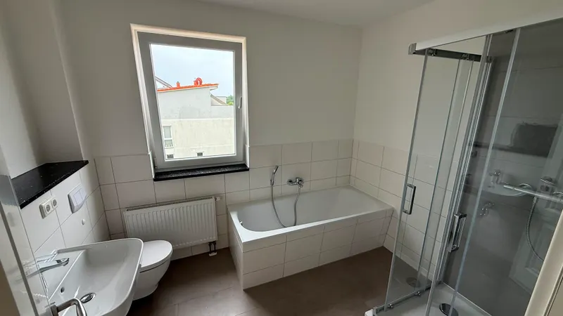 Geräumige 3 Zimmer-Wohnung mit gehobener Ausstattung und Stellplatz zu mieten! - Foto 4