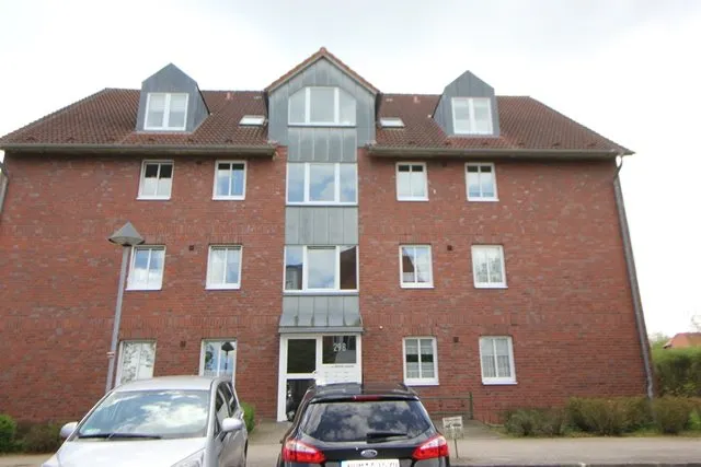 Ger&auml;umige 3 Zimmer-Wohnung mit Terrasse und Stellplatz!