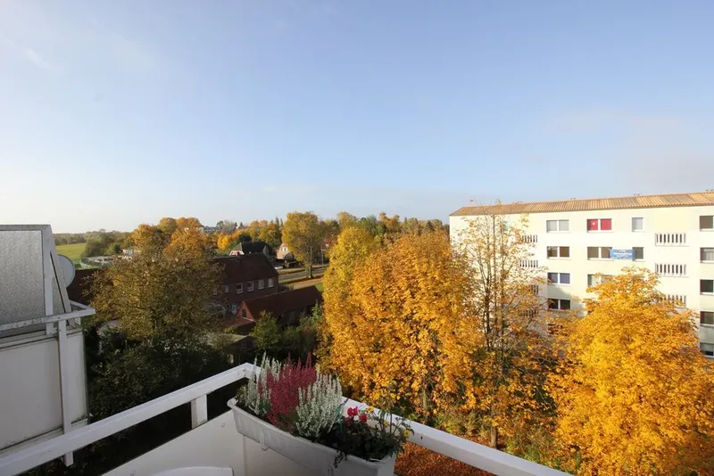 Sanierte 3 Zimmer-Wohnung mit Balkon und Einbauküche zu mieten! - Photo 1