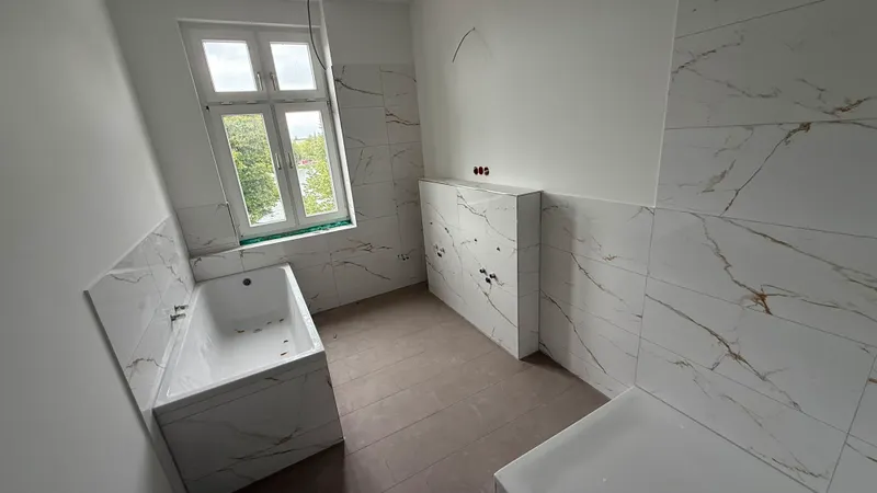 Großzügige und frisch renovierte 3-Zimmer-Wohnung mit Dachterrasse am Pfaffenteich zu mieten! - Foto 1