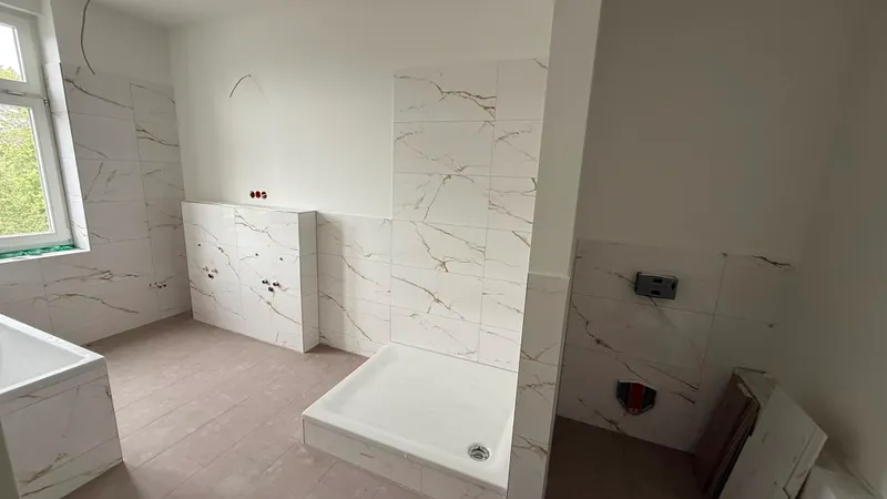 Großzügige und frisch renovierte 3-Zimmer-Wohnung mit Dachterrasse am Pfaffenteich zu mieten! - Foto 2