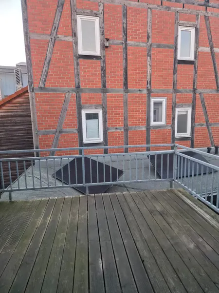 Ger&auml;umige 3 Zimmer-Wohnung mit Dachterrasse in der Altstadt zu mieten!
