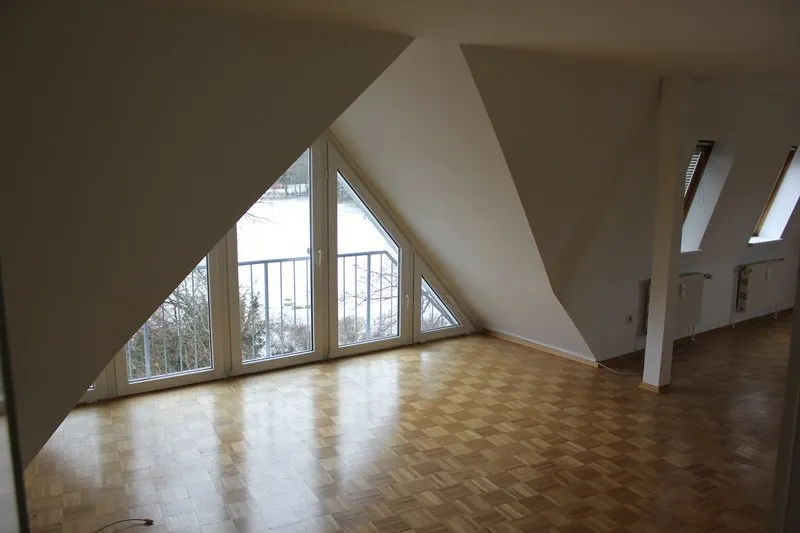 Erstklassige 2-Zimmer-Wohnung im Dachgeschoss mit Parkett in der Paulsstadt zu mieten! - Foto 1
