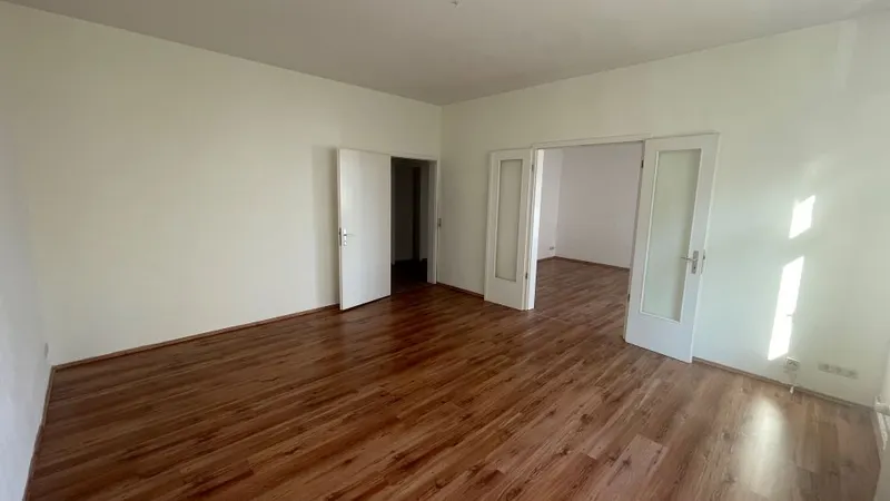 Attraktive 3 Zimmer-Wohnung mit Balkon in der Schelfstadt zu mieten! - Photo 3