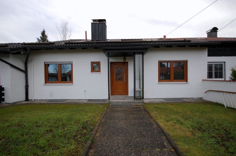 F&uuml;r Gartenliebhaber – &auml;lteres 2 Familienhaus in absolut ruhiger Lage