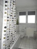 Tageslichtbad mit Wanne