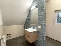 Bad mit großer Dusche