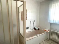 Dusche und Wanne