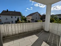 Sonniger Südwest-Balkon, teilweise überdacht