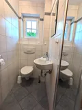 Gästetoilette mit Fenster