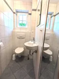 Gästetoilette mit Fenster