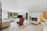 Großes Wohnzimmer mit Kaminofen