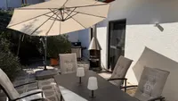 Große sonnige Südterrasse