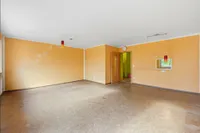 Blick vom Flur ins Wohn-Esszimmer Erdgeschoss