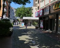 Fußgängerzone direkt vor dem Ladenlokal