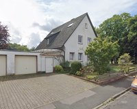 Haus mit 3 Garagen