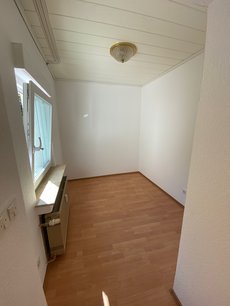 Ankleidezimmer im Schlafzimmer