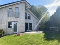 Großzügiges Zweifamilienhaus
