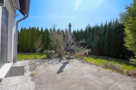 Ca. 20 m² große Terrasse mit Südausrichtung