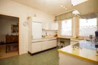 Küche mit Durchgang zum Esszimmer