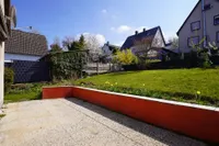 ...sonnenverwöhnte Terrasse. 