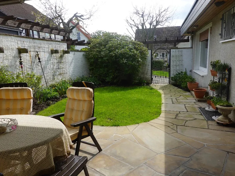 Der schöne Gartenbereich