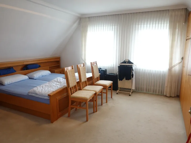 Weiteres Schlafzimmer im DG