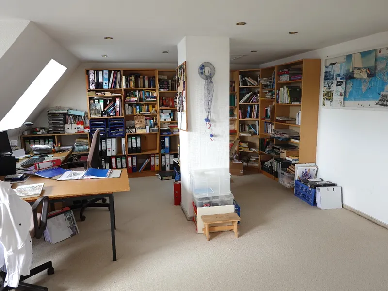 Das Arbeits-/ Gästezimmer im DG