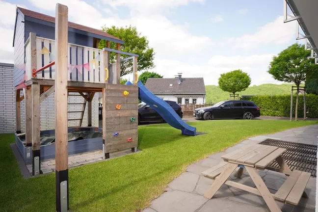 Gartenbereich mit Spielbereich