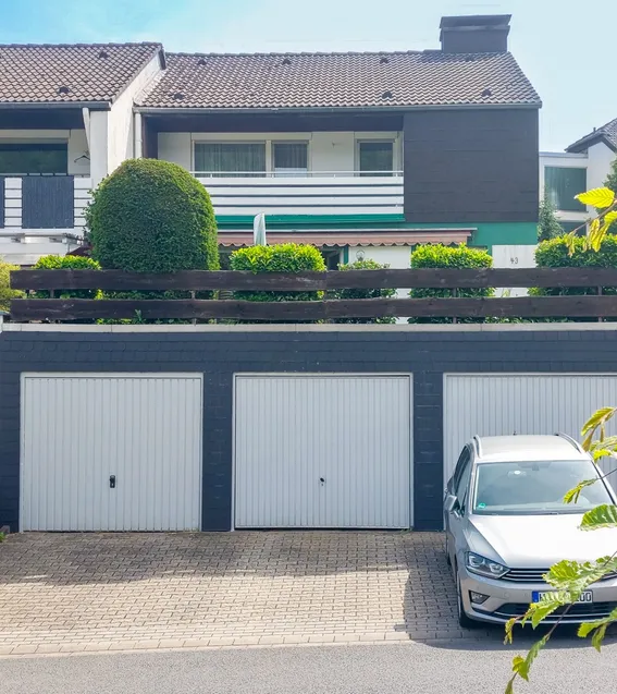 Die drei Garagen