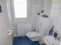 Personal-WC im Windfang