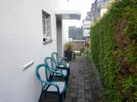 Separater Eingang rückseitig stufenlos