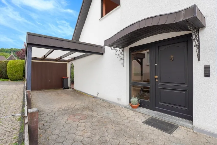 Carport  und  Garage