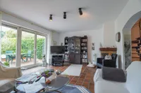 Wohnzimmer mit Kamin