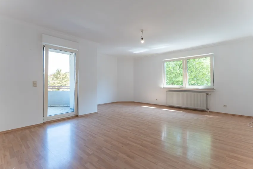 Wohnzimmer mit Essbereich
