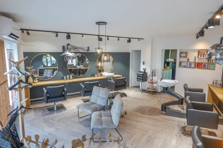 Der Friserusalon im Anbau