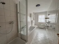 Tageslichtbad mit Dusche