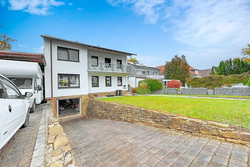 Stellplatz, Garage  und  Carport